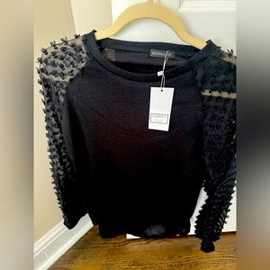 Women’s top small top with decorative sleeves brand miholl